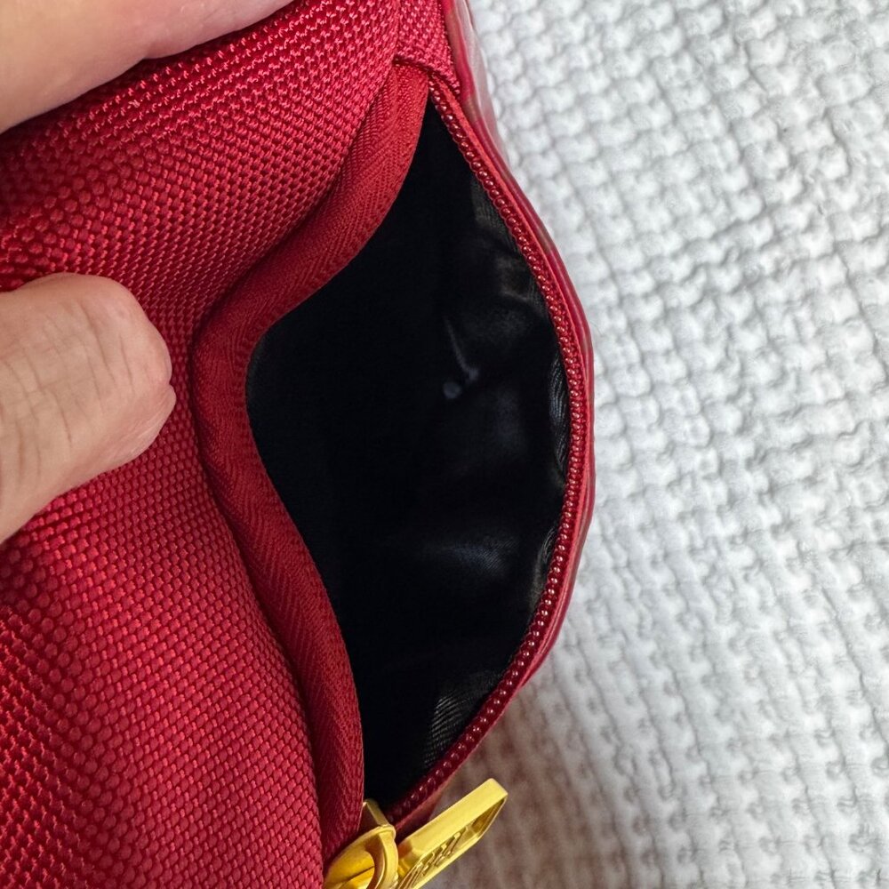 Undercrown Sun Grown Red Sling Bag By Drew Estate Adjustable Strap Gold Accents - Picture 8 of 15